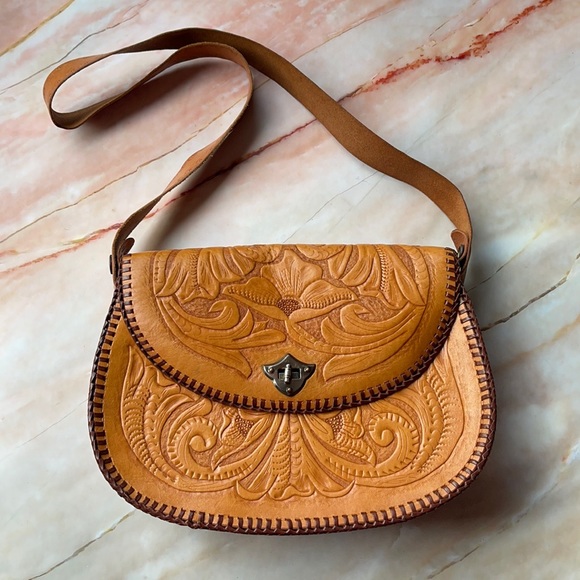 Vintage Handbags - VINTAGE | Hand tooled leather bag